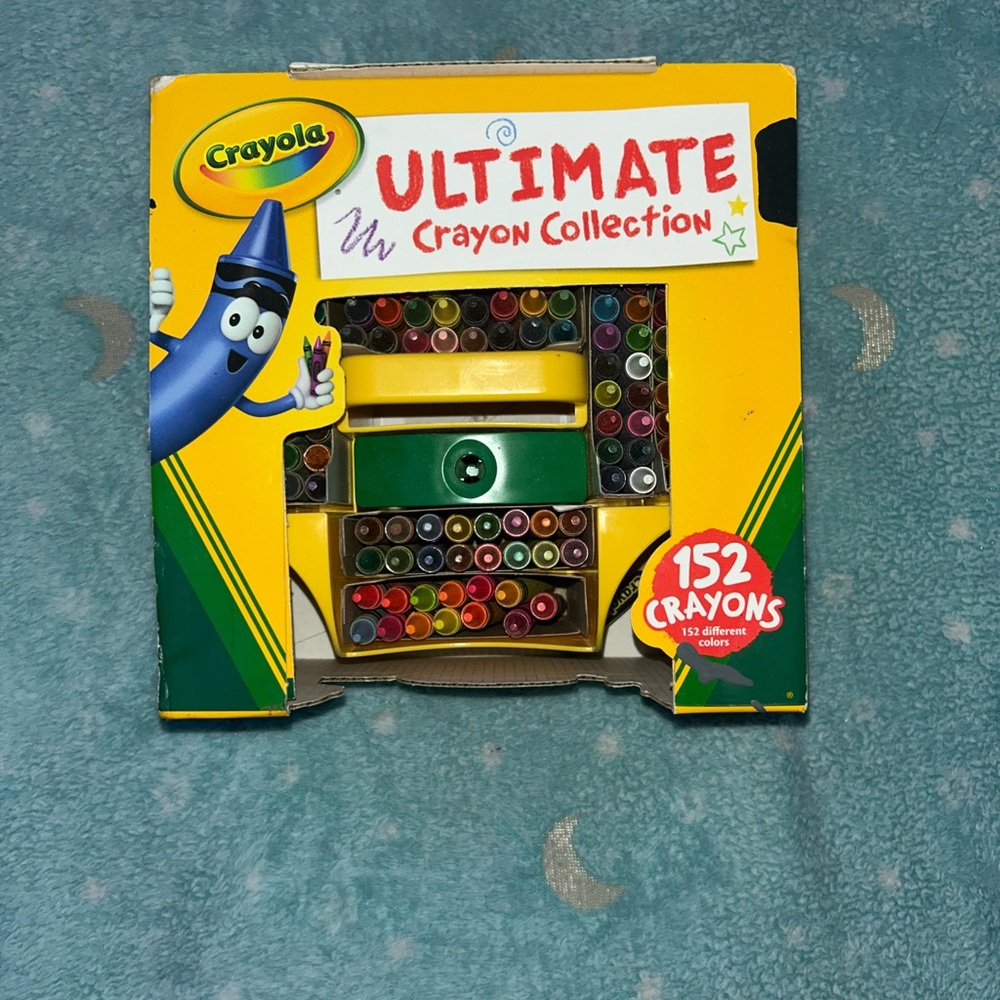 Crayola Ultimate Crayon Collection with 152 Colors
